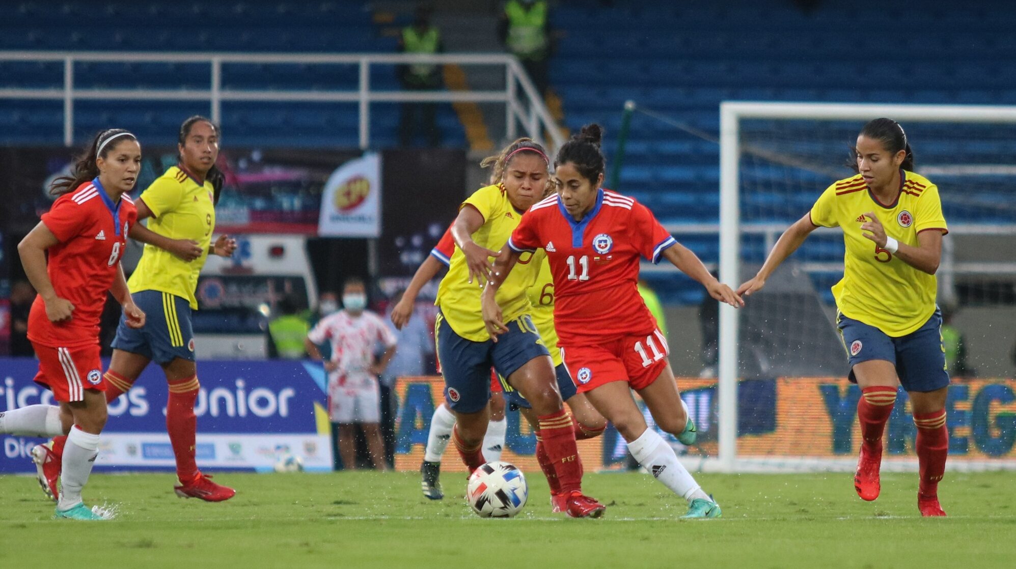 Colombia domina y desnivela la balanza ante Chile