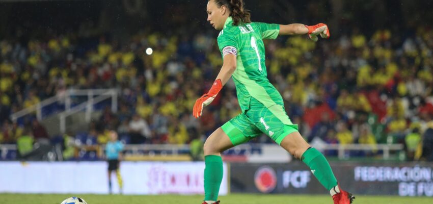 Christiane Endler Chile vs Colombia