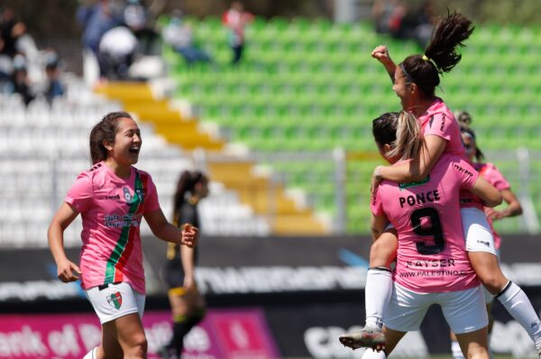 Palestino clasifica a semifinales tras vencer rotundamente a Fernández Vial