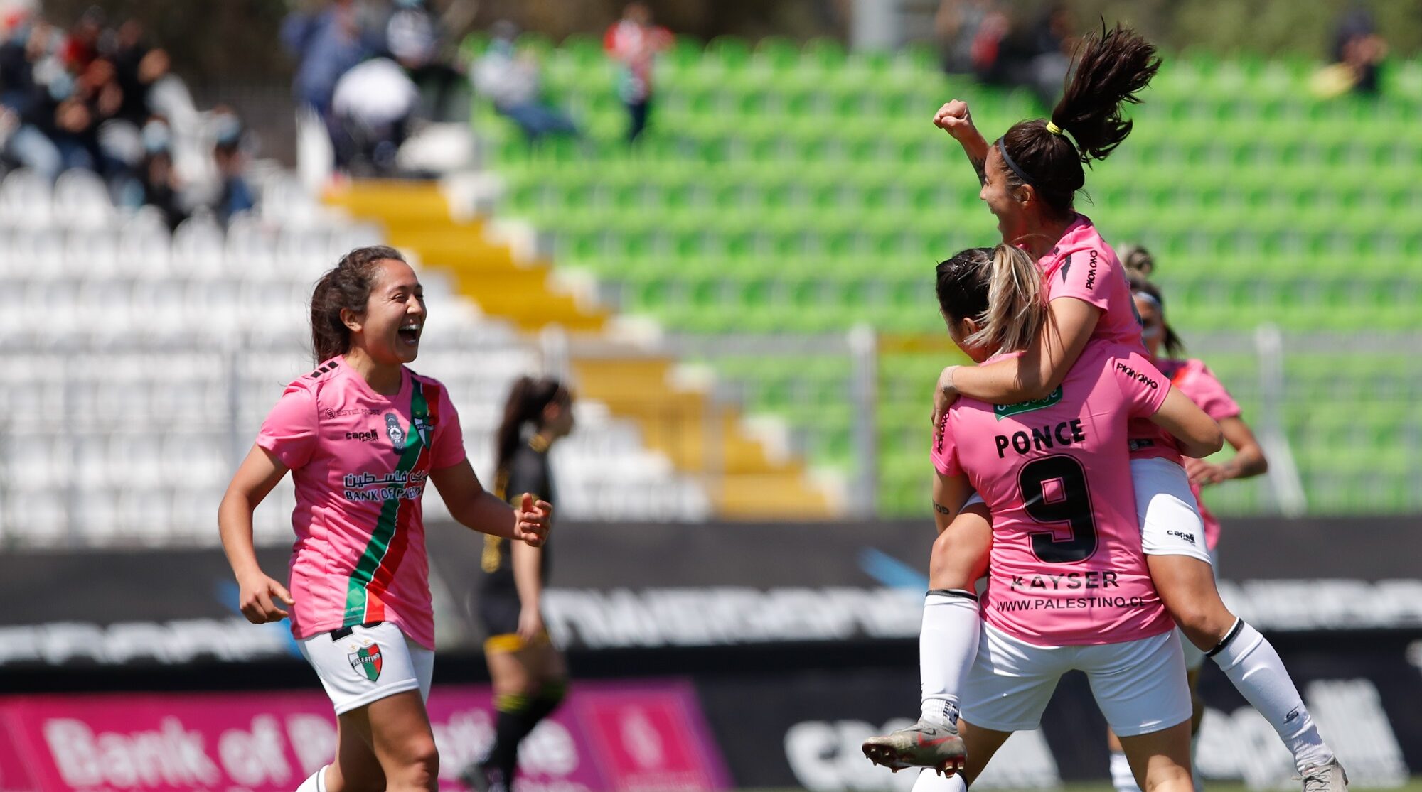 Palestino clasifica a semifinales tras vencer rotundamente a Fernández Vial