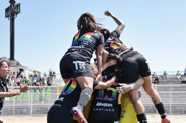 Santiago Morning vence de visita a Palestino y se acerca nuevamente a una final