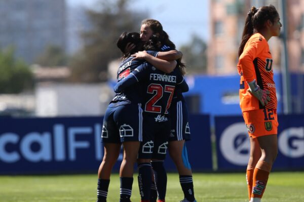 La U completa la tarea y avanza a las semifinales