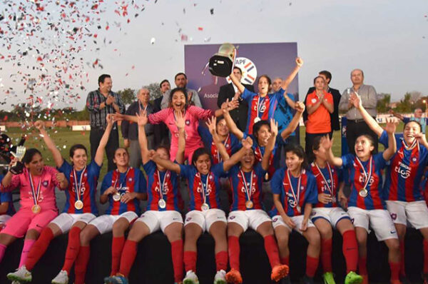 A semanas de la Libertadores Cerro Porteño, rival de Santiago Morning, está en huelga por no pagos