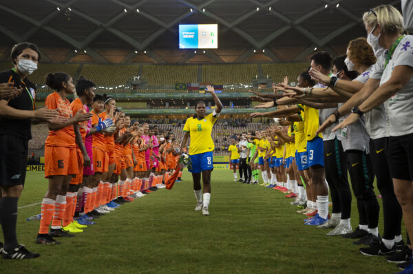 Tras 25 años Formiga se despide de la Selección de Brasil