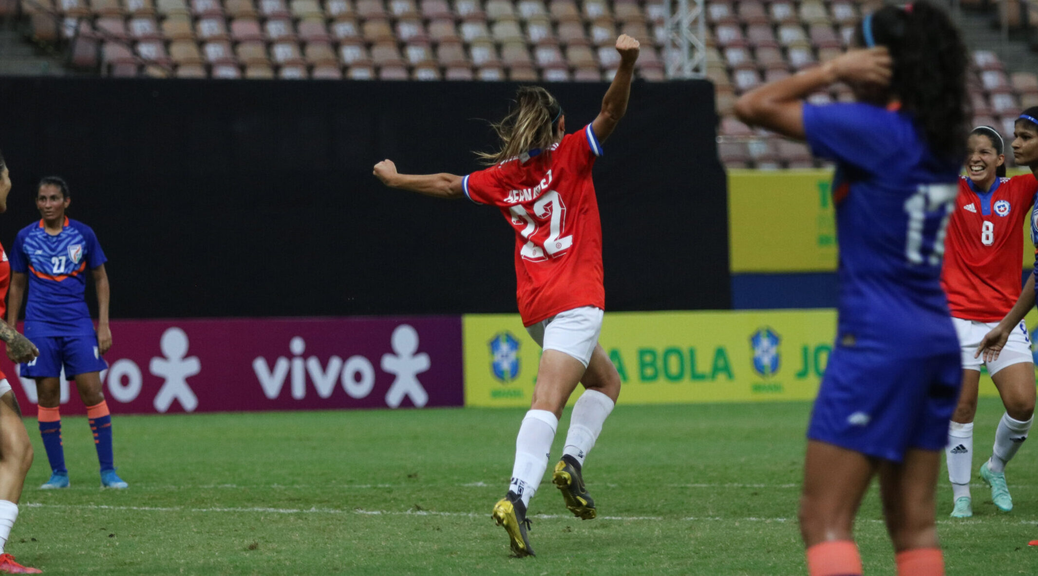 Isidora Hernández y su debut goleador en La Roja: “Siempre una quiere jugar por su país”