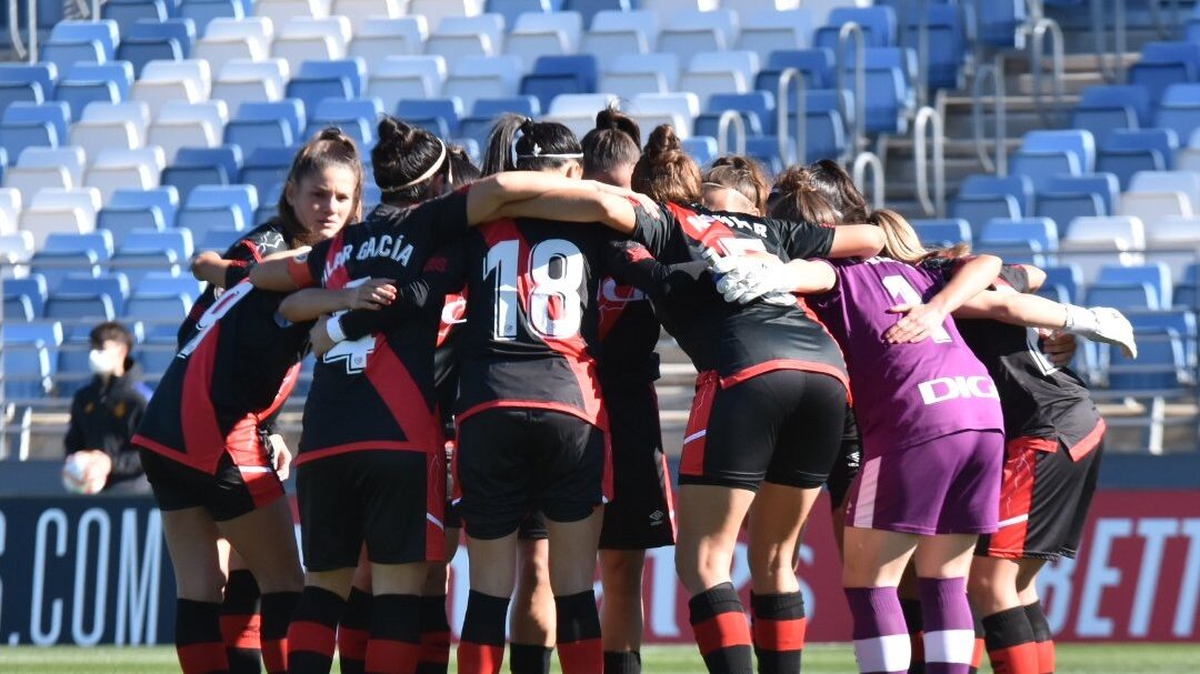 Camila Sáez encabeza las protestas del plantel de Rayo Vallecano