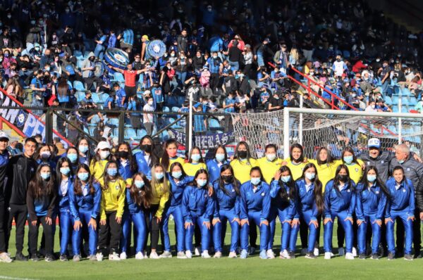Huachipato fue homenajeado por su ascenso a Primera División