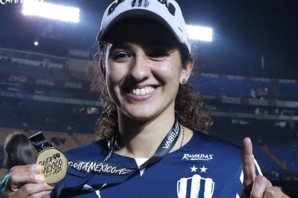 Eva Espejo es la primera DT mujer campeona de la Liga MX Femenil