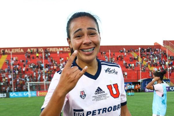 Yael Oviedo acusa que su salida de U de Chile fue por “un tema personal”