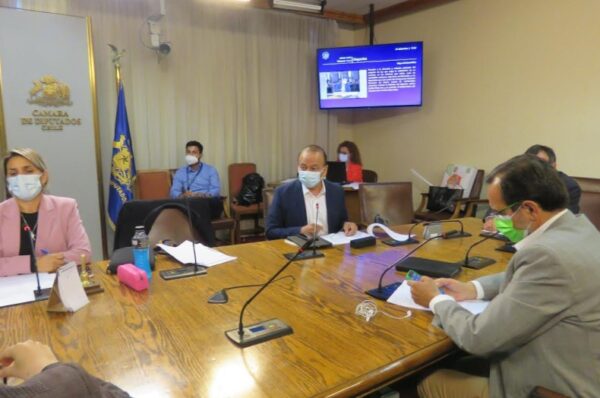 El proyecto de ley que busca la profesionalización del fútbol femenino fue aprobado