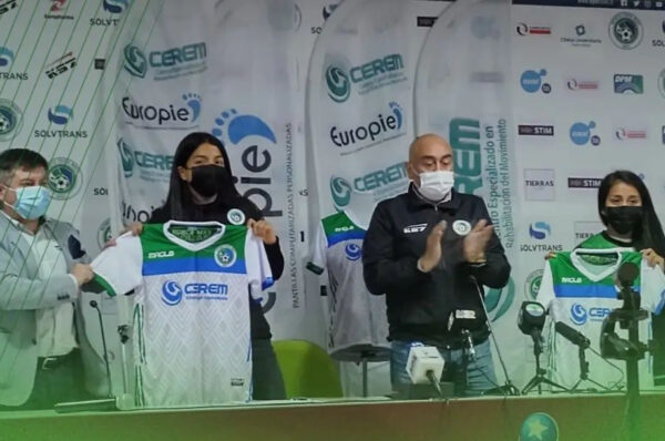 Deportes Puerto Montt anuncia sus primeros dos contratos profesionales