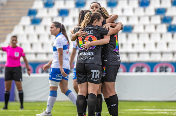 Santiago Morning golea a Universidad Católica en San Carlos de Apoquindo