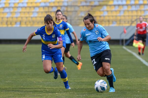 Everton y Deportes Iquique empatan en un atractivo partido en Sausalito
