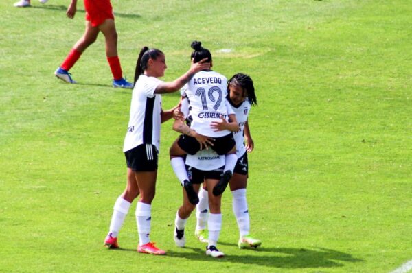 Colo-Colo gana, gusta y golea a Deportes La Serena