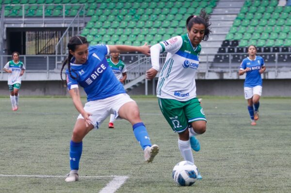 Puerto Montt sigue en racha y derrota a Universidad Católica en Chinquihue