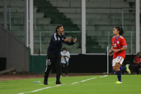 José Letelier y las fechas FIFA: “Vamos generando competitividad, confianza y se van sumando jugadoras”
