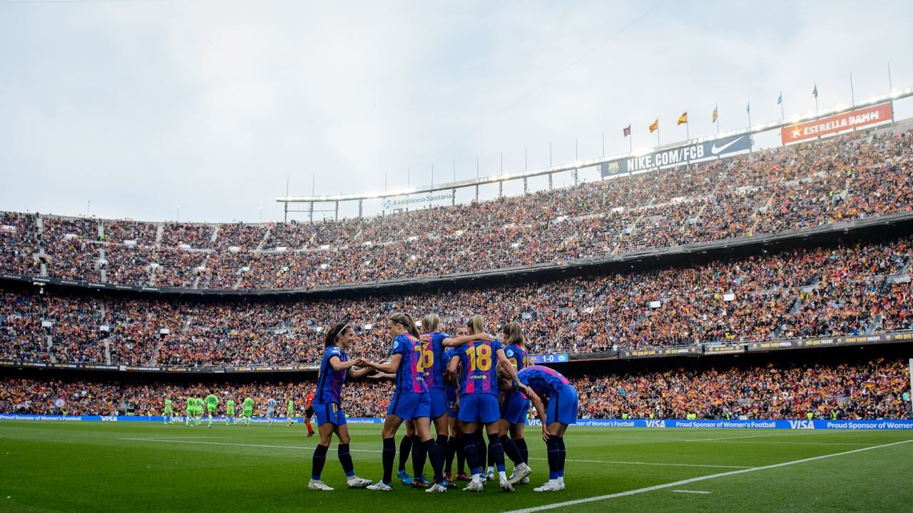 Barcelona golea al Wolfsburgo y deja un pie y medio en la final de la Women’s Champions League