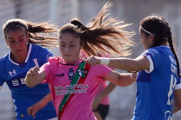 Palestino golea a U Católica y se afirma en la parte alta