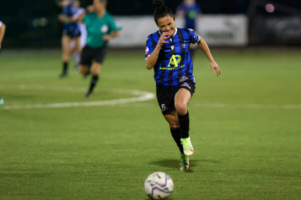 María José Rojas anota doblete en triunfo de Salisbury Inter vs Metro United