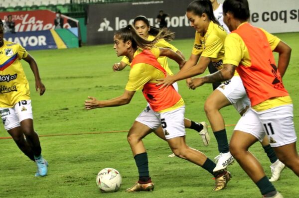 Deportivo Cali de Gisela Pino golea a Orsomarso