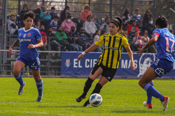 Universidad de Chile derrota a Fernández Vial en ajustado encuentro