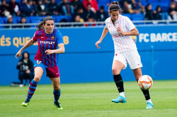 Barcelona golea al Sevilla de Karen Araya y Javiera Toro