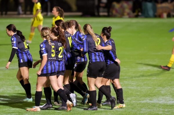 María José Rojas suma y sigue y anota en triunfo de Salisbury Inter