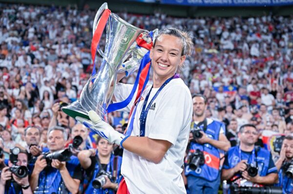 Más reconocimientos: Christiane Endler conforma el XI ideal de UWCL 2021/22