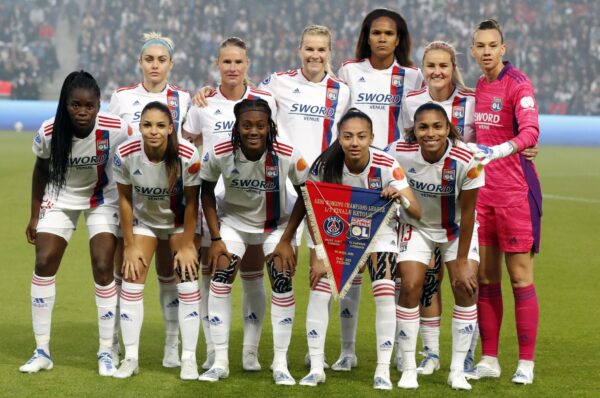 Tiane Endler titular: El XI de Olympique de Lyon vs Barcelona por la final de la UWCL