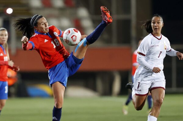 Camila Sáez analiza la derrota de La Roja ante Venezuela: “Nos hace bien para aprender”