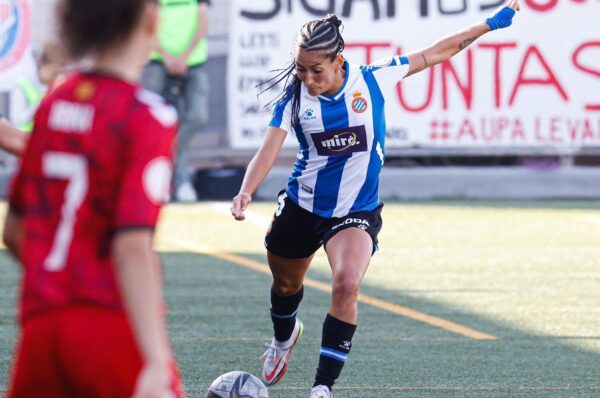 Nayadet López Opazo sueña con jugar en Chile y “se divide” entre tres clubes