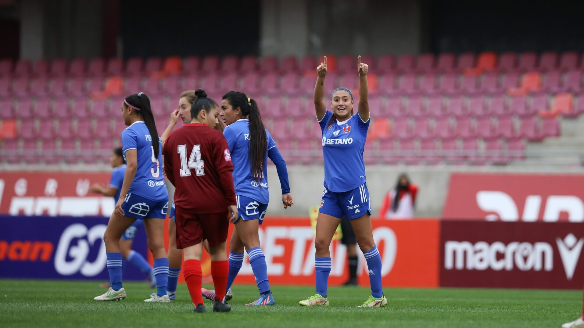 Universidad de Chile golea a La Serena y sigue firme en la punta de la tabla