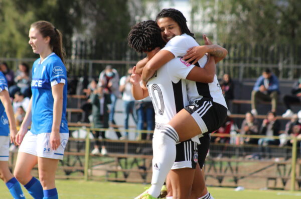 Colo-Colo gana ante Universidad Católica y mantiene el invicto