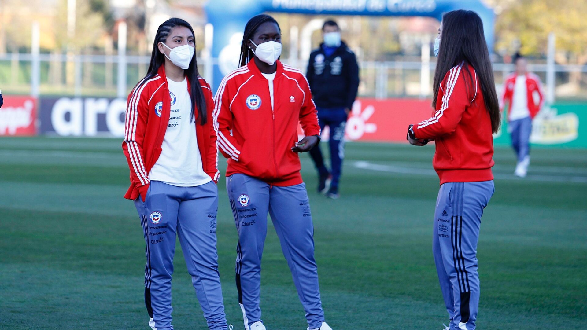 Mary Valencia y Valentina Navarrete hacen su debut oficial por La Roja