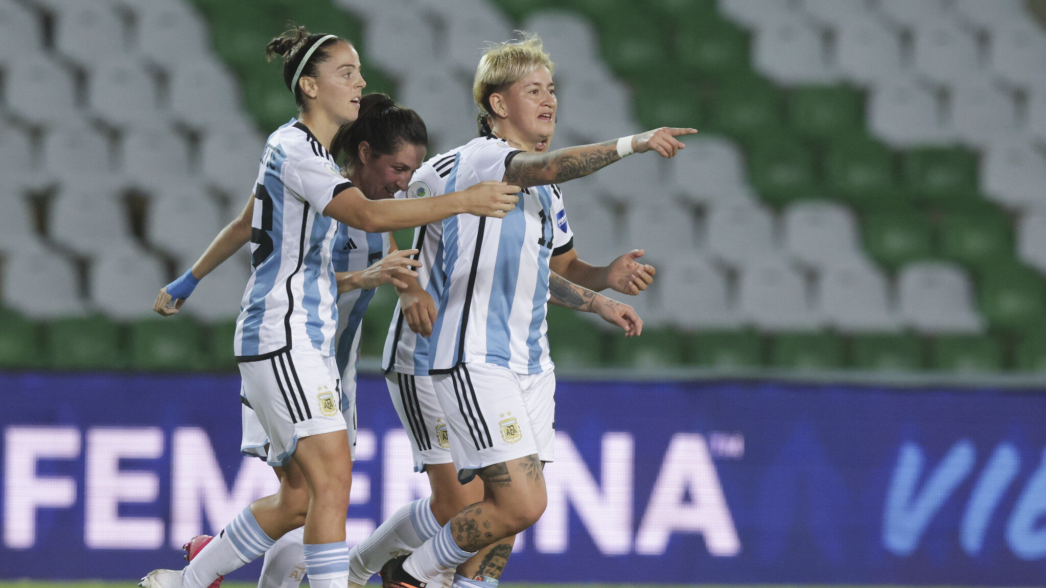 Argentina golea a Perú y suma su primer triunfo en la Copa América 2022