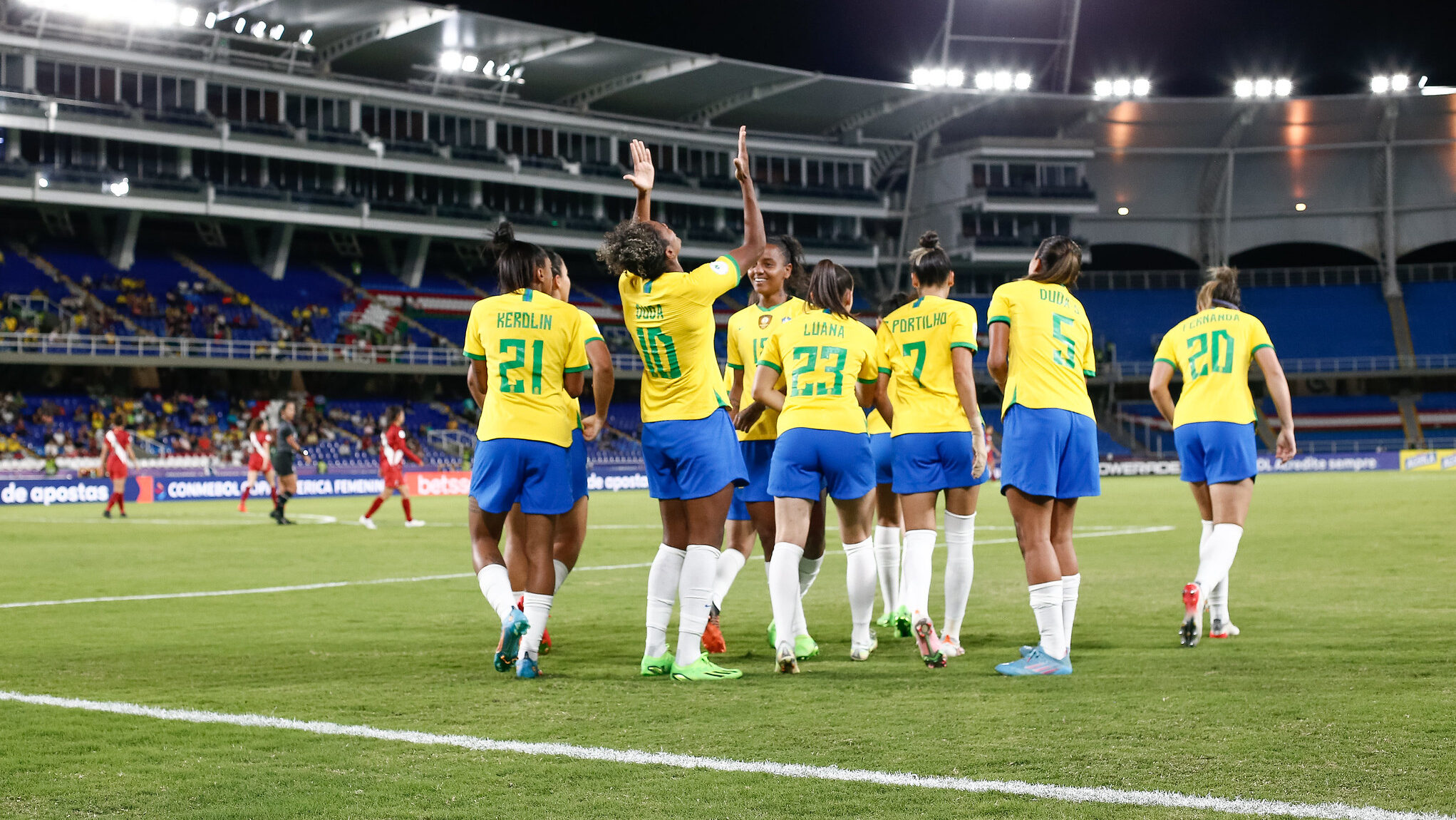 Brasil golea a Perú en la última escala previa a semifinales de Copa América