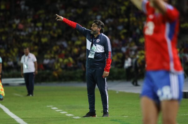 José Letelier y su autocrítica tras la derrota ante Colombia: “Tengo que asumir la responsabilidad como técnico”