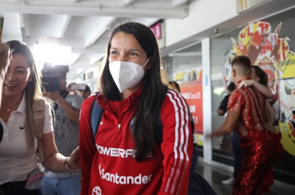 Karen Araya a la llegada de la Roja a Colombia: “Ojalá llegue pronto el día del debut”
