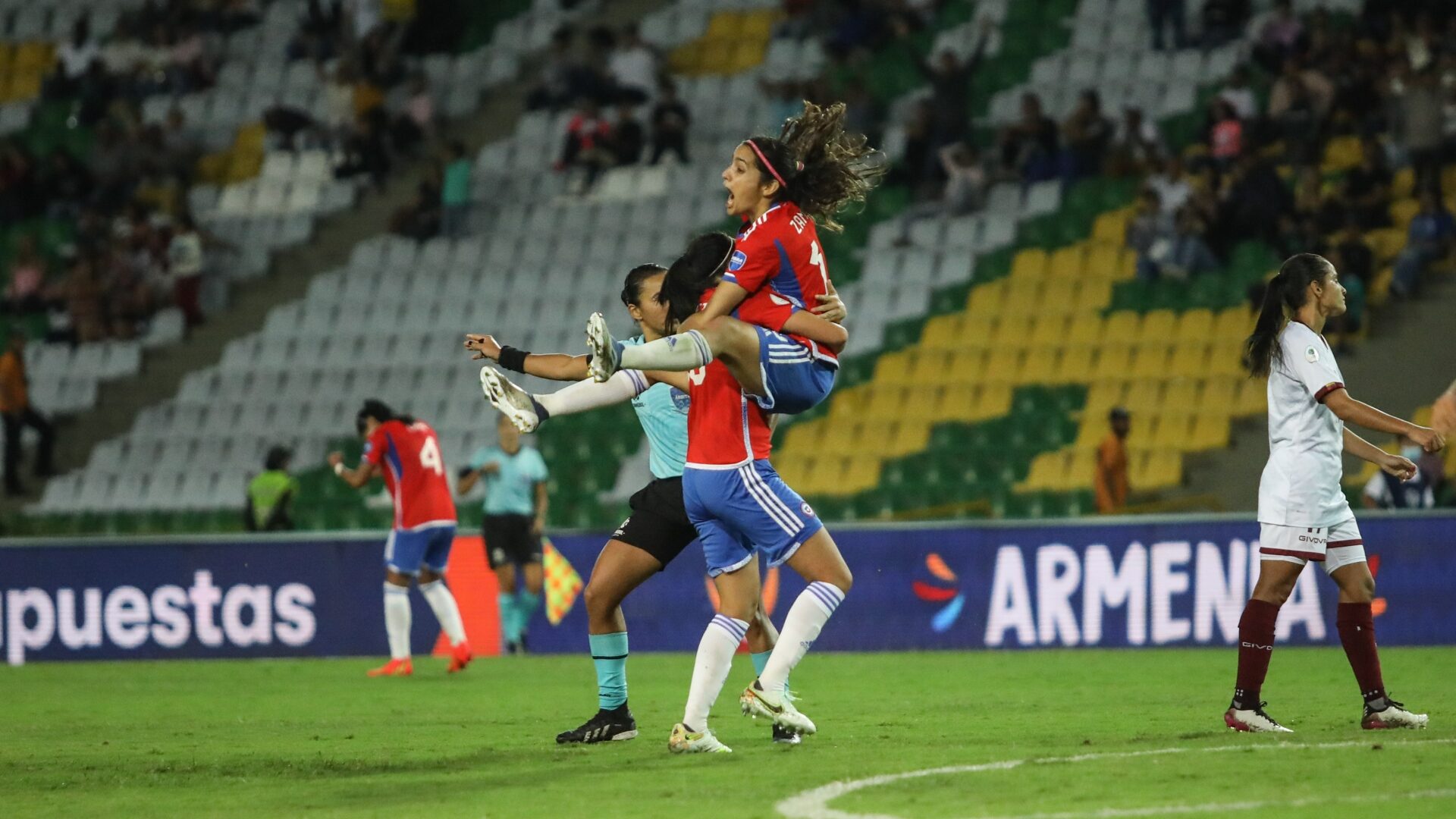 Chile vence a Venezuela en penales y se hace con el cupo al repechaje mundial