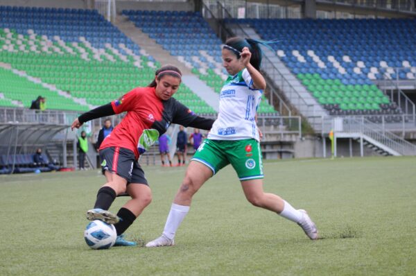 Puerto Montt vence a Antofagasta en la agonía y queda al pie de la zona de clasificación