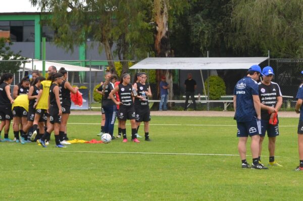 Katerine Cubillos y Maitte Tapia aplauden el crecimiento de la Roja Sub-17