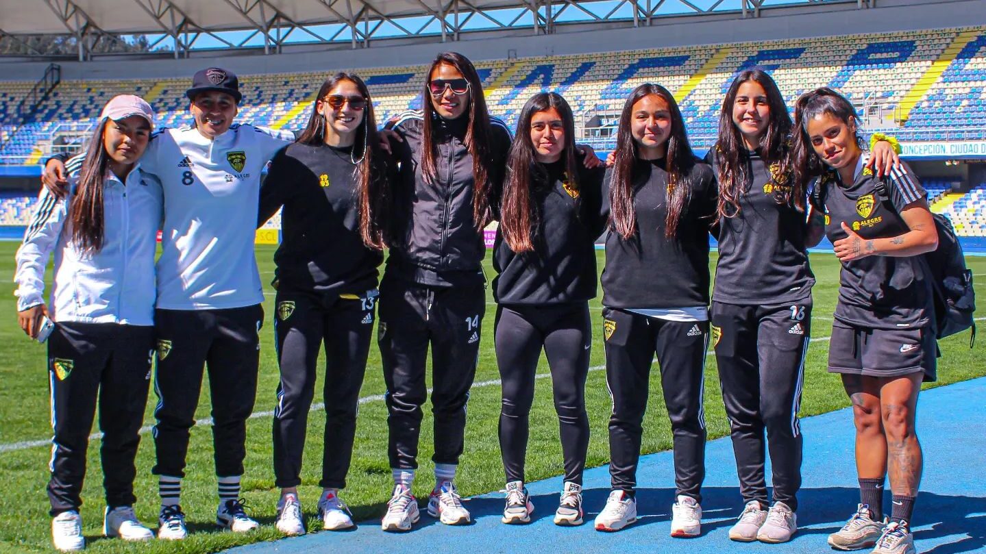 Plantel de Fernández Vial denuncia abandono del club a su rama femenina