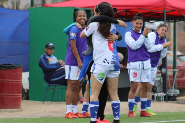 Deportes Antofagasta vence a Deportes La Serena y complica a las granates