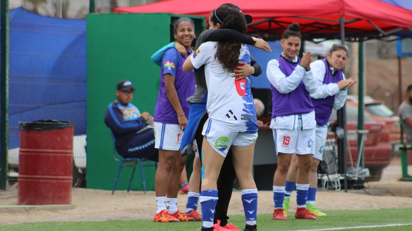 Deportes Antofagasta vence a Deportes La Serena y complica a las granates