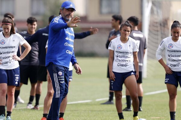 José Letelier y el amistoso ante País Vasco: “Buscamos sumar jugadoras y darles experiencia”