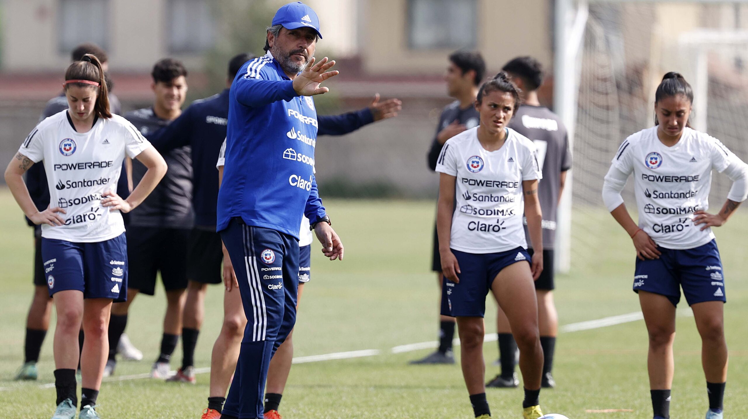 José Letelier y el amistoso ante País Vasco: “Buscamos sumar jugadoras y darles experiencia”