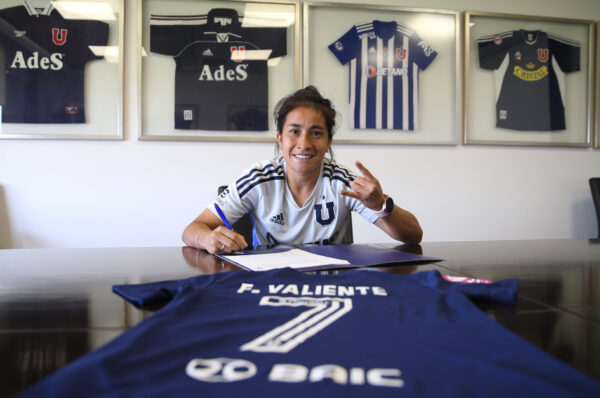 Universidad de Chile se mueve para 2023 y confirma tres salidas y cinco renovaciones