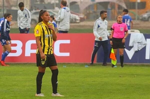 Javiera Salvo deja Fernández Vial y confirma su retiro del fútbol