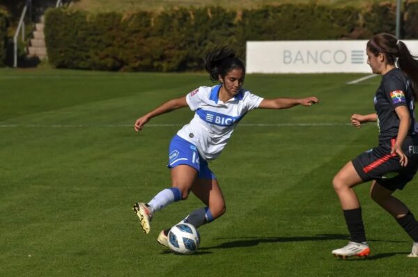 Catalina Martabit es la 15º jugadora que se despide de Universidad Católica