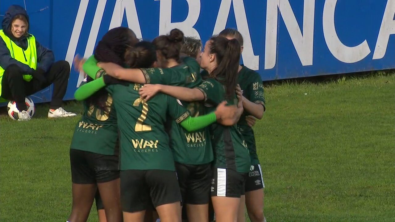 Sonya Keefe debuta con gol y victoria en el Cacereño Femenino